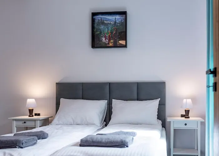 Przystanek Karkonosz شكلارسكا بوريبا