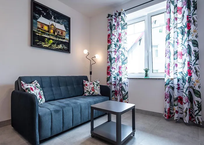 Przystanek Karkonosz شكلارسكا بوريبا