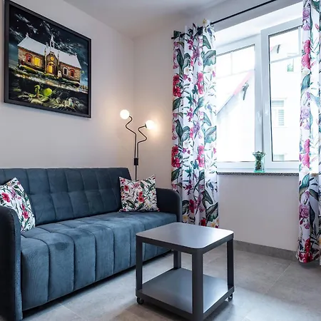 Przystanek Karkonosz שצ'קלארסקה פוראובה